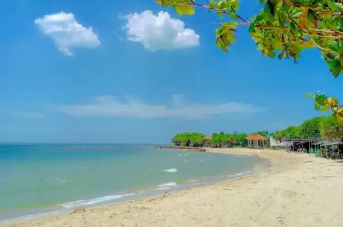 Pantai Empu Rancak, Surga Bahari Tersembunyi dengan Pesona Terumbu Karang yang Indah di Jepara